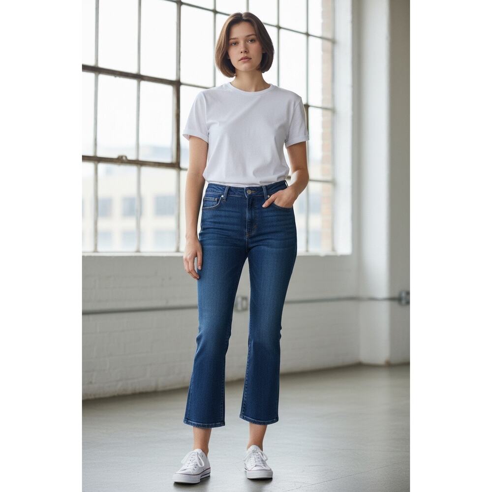 GAP Bootcut Capri Cropped Stretch Jeans in Light Blue